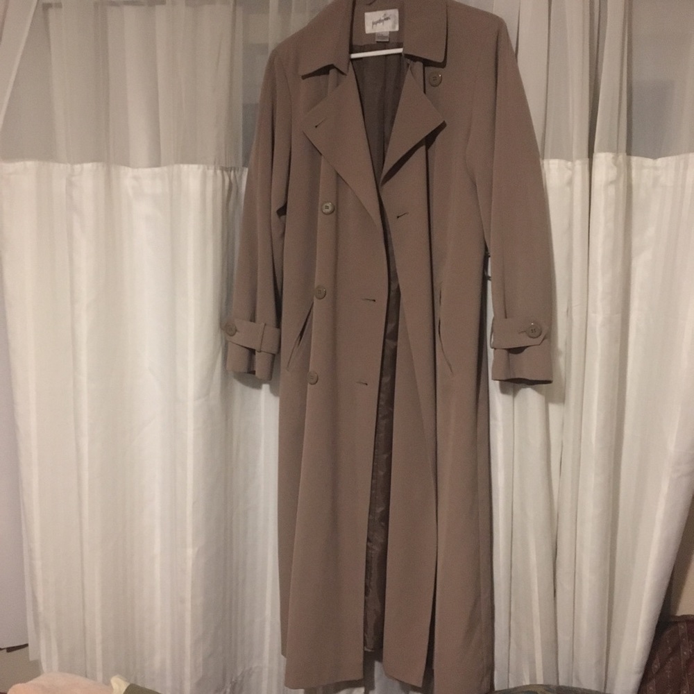 ⚠️ ON HOLD DO NOT PURCHASE Long beige trench coat